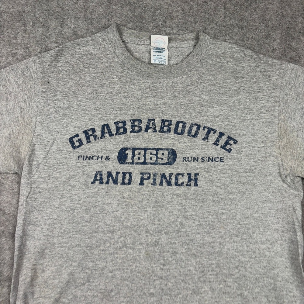 Grabbabootie Graphic T-Shirt Mens Medium Grey Funny Humor Vintage Y2K 90s Surf - Picture 4 of 16